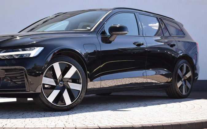 Volvo V60 cena 279900 przebieg: 30000, rok produkcji 2023 z Wrocław małe 407